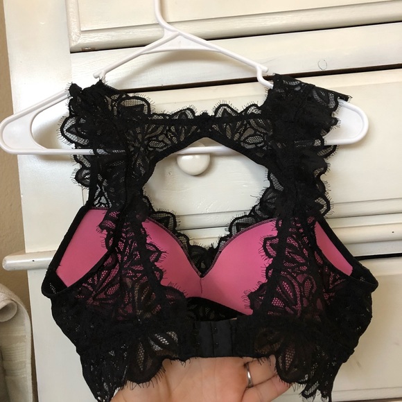 Victoria Secret Black Lace Bralette/Bra - Picture 2 of 4